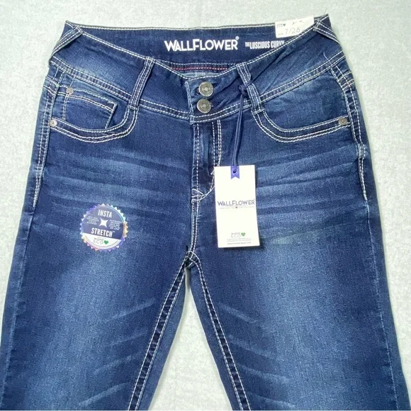 Wallflower Jeans Women 7 Luscious Curvy Fit Straight Leg Crop Mid Rise Denim NWT - Picture 3 of 14